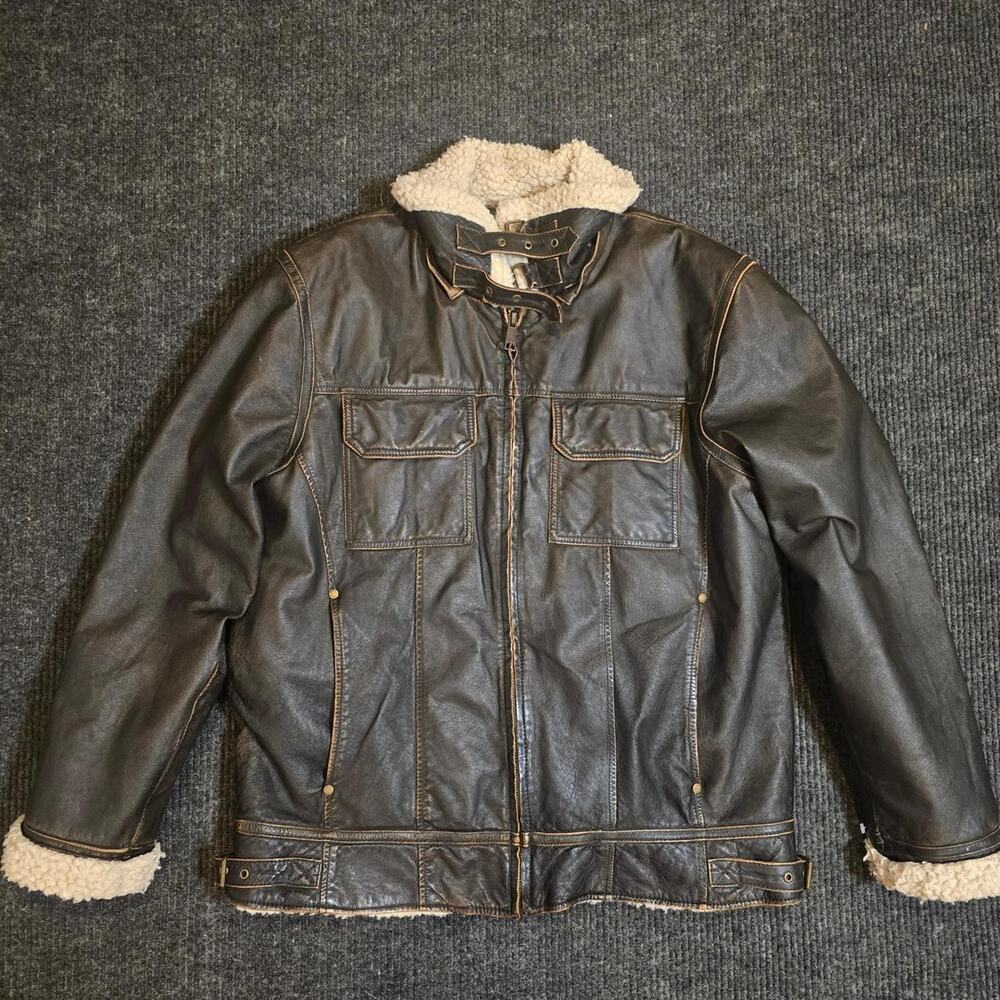Vintage 80s Wilsons Leather Glll 100% leather jacket with Sherpa lining. Mens XL